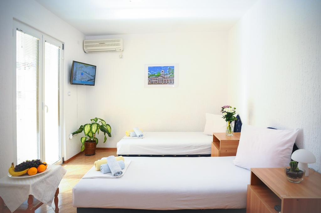 Budva Inn Guest House Ruang foto
