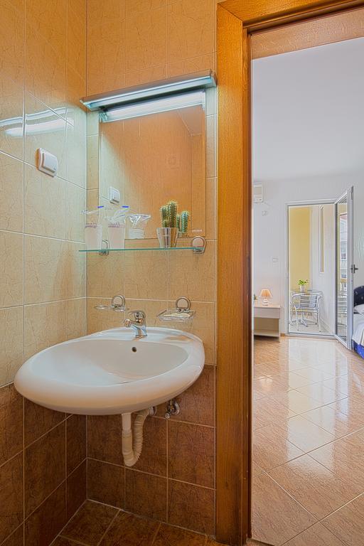Budva Inn Guest House Bagian luar foto
